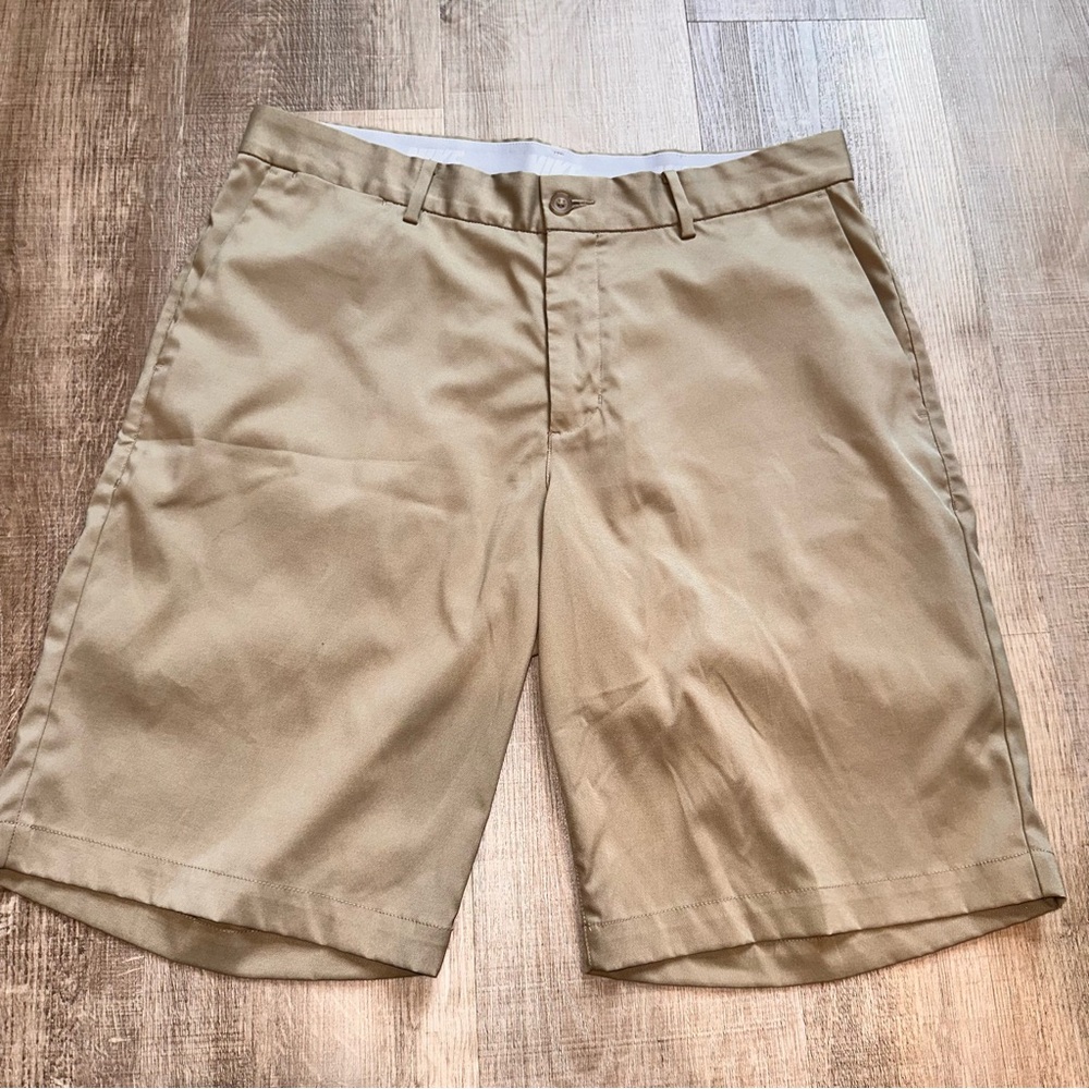 GUC Nike Golf Men's Tan Shorts size 32 waist